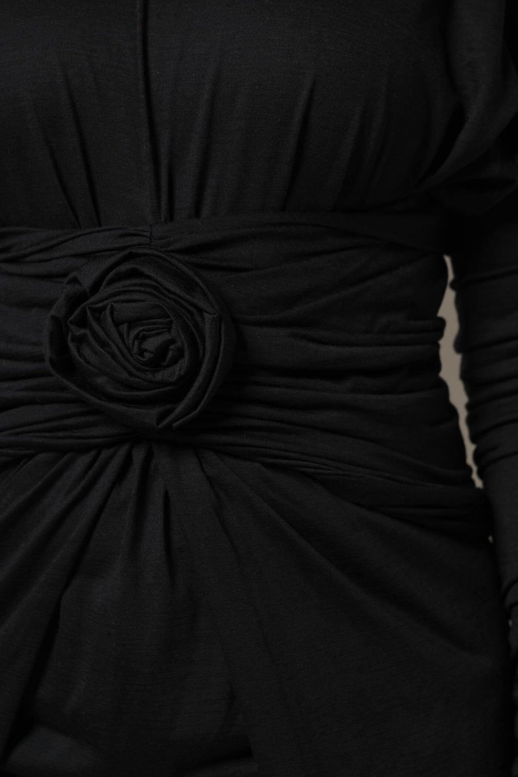 Black Wool Long Sleeves Sheath Midi Dress